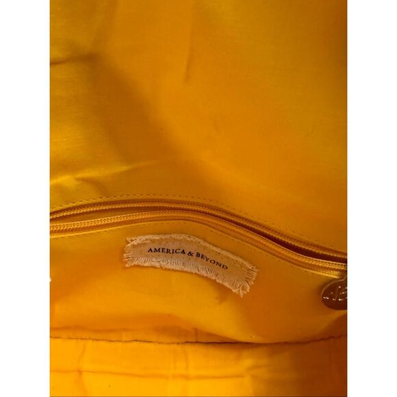 America & Beyond Make Lemonade Beaded Shoulder Bag Handbag - Picture 11 of 13